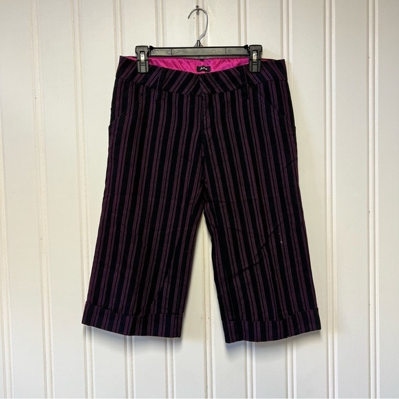 Hurley Pants - Hurley Black and Pink Low Rise Capri pants Y2k size 5